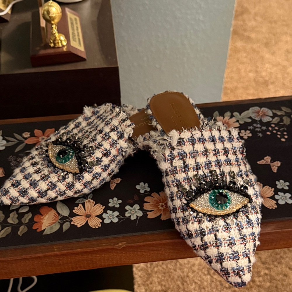 Kurt Geiger White & Navy Tweed Jeweled Eye Slip-On Mules only worn once